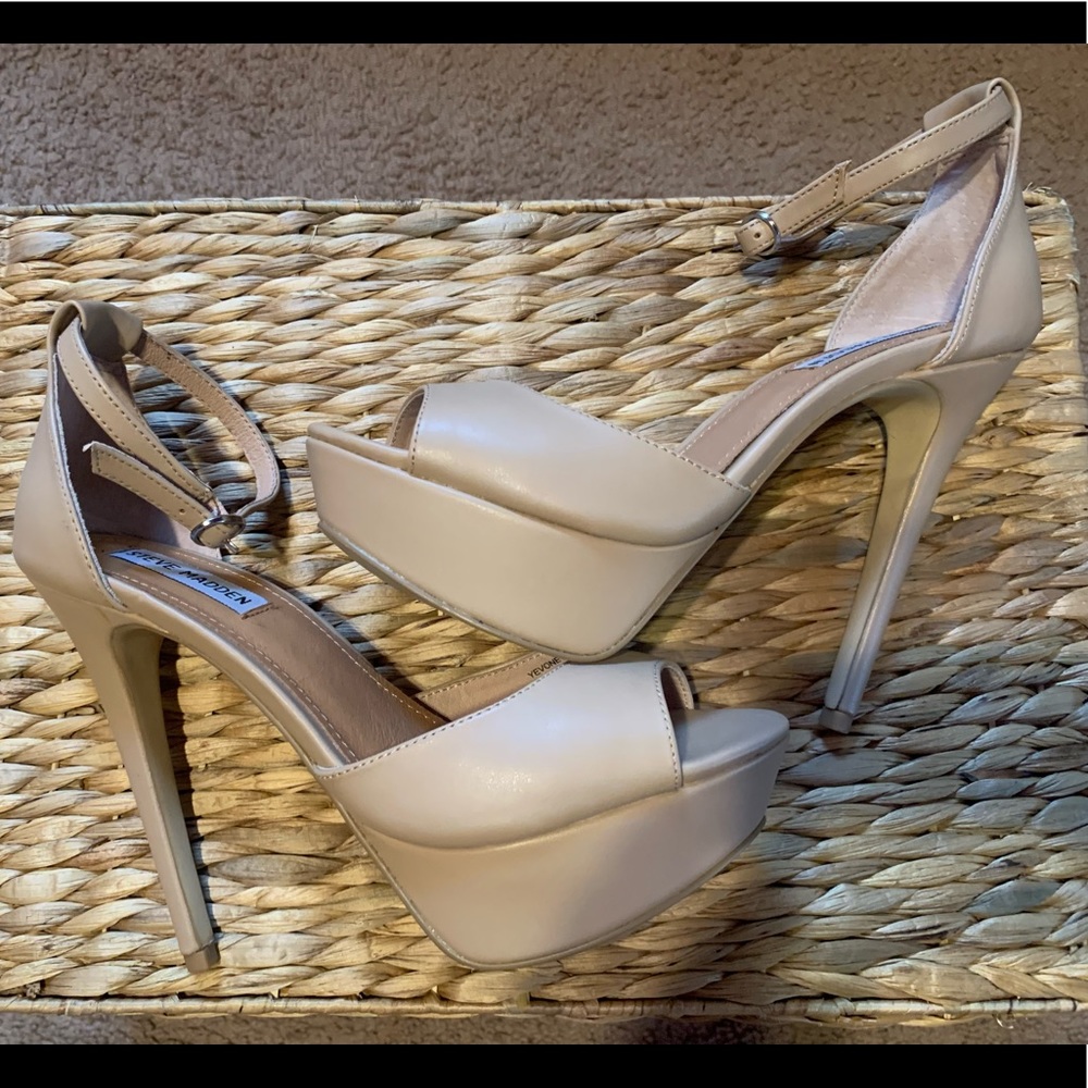 Steve Madden cream peep-toe leather 6 inch heels
